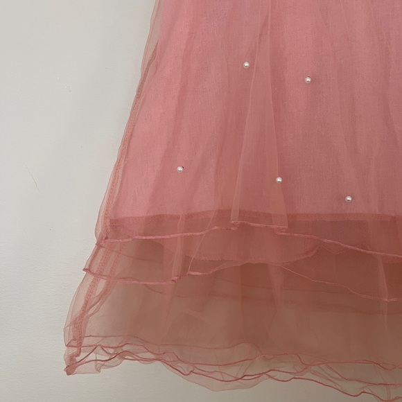 Dull pink tulle dress with pearls and lace decor on the back - Picture 5 of 7